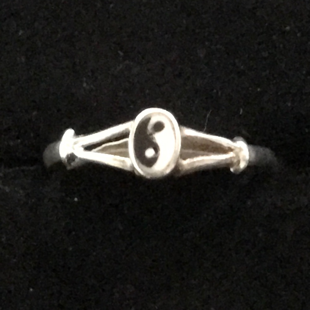 Vintage Ying Yang 925 Sterling Silver Ring.
